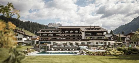 Hotel Review: Hotel Arlberg Lech, Lech in Austria | Luxury Lifestyle ...