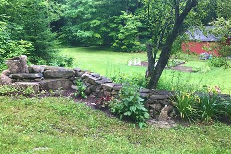 Garden Stone Wall - Vermont Landscaping & Stonework