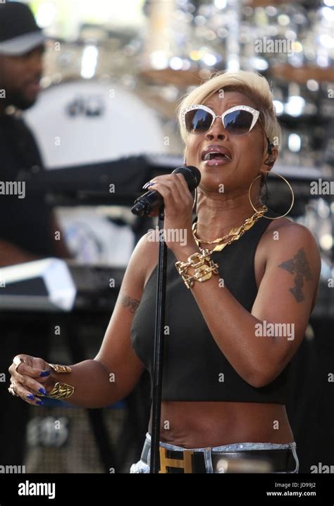 Veteran singer Mary J. Blige performs some of her greatest hits and new ...