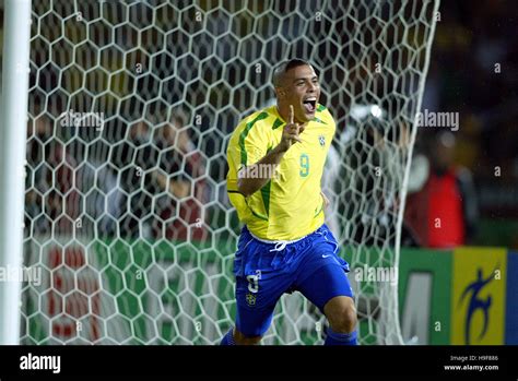 RONALDO CELEBRATES 1ST GOAL BRAZIL V GERMANY YOKOHAMA STADIUM YOKOHAMA ...