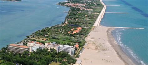 Venice: New Year’s Greeting on Lido Beach | Weekend in Italy