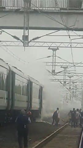 Bhopal Delhi Vande Bharat Train Coach Catches Fire All Passengers