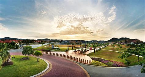 Bandar Sri Sendayan - The Damansara of Seremban, with Theme Park & Club House!