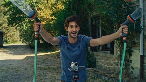 Pierre Niney à Mourir De Rire Dans La Nouvelle Comédie De Michel Gondry