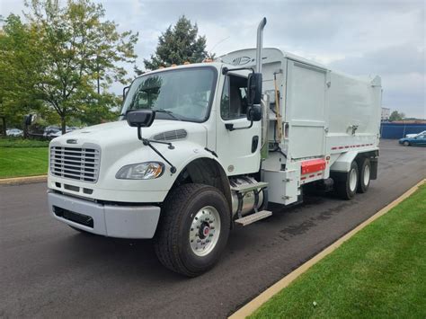 2024 FREIGHTLINER M2 106 LABRIE EXPERT CO MINGLE SIDE LOADER