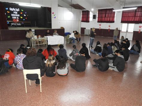 El Municipio Continúa Visitando Escuelas Secundarias Brindando Charlas