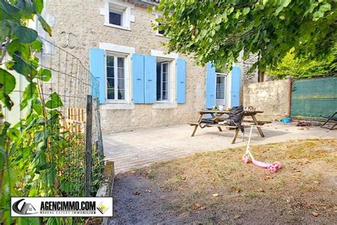 À vendre Maison ancienne 5 pièces située à ST BONNET SUR GIRONDE 17150