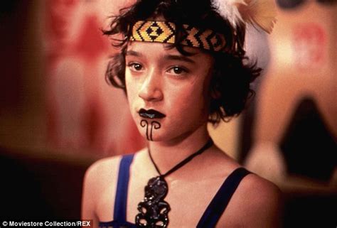 10 Hot Sexy Keisha Castle Hughes Bikini Pics