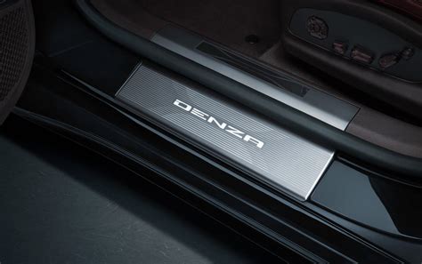 The cable car turnaround powell st has a hidden manual lever 16