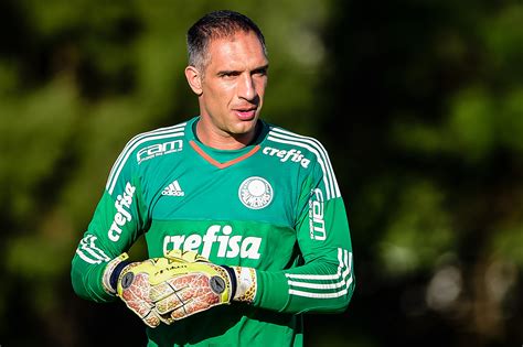 Dores Nas Costas Prass Faz Exames E Desfalca Treino Do Palmeiras