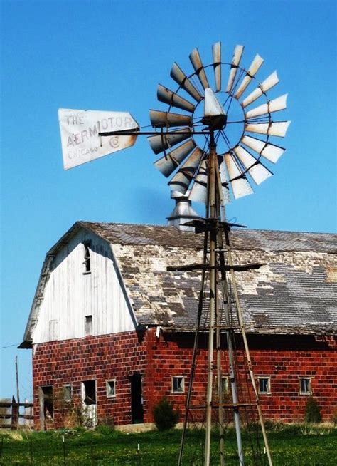 Old Farm Windmills Old Windmills Farm Windmill Windmill Water Country Barns Country Living