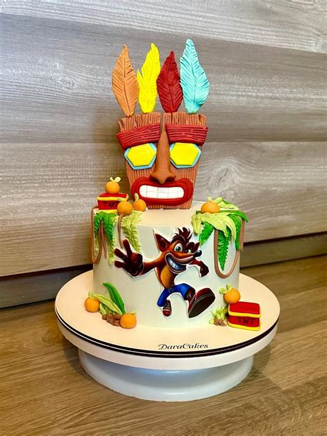 Crash Bandicoot Cake Decorated Cake By Daracakes Cakesdecor