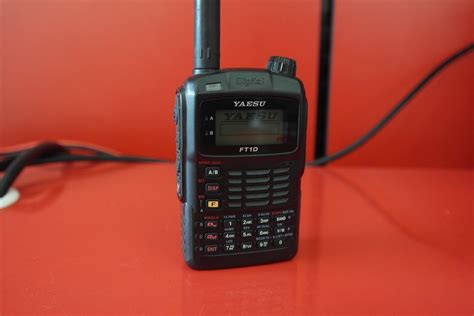 Second Hand Yaesu Ft De Handheld Fusion Transceiver Radioworld Uk