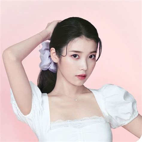 Iu 아이유 ※ 이지은·李知恩·leejieun On Instagram “210301 [j Estina White Day T × Iu] © J Estina