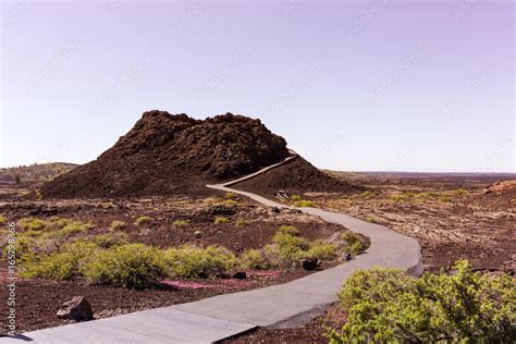 Foto De Spatter Cone Trail In Craters Of The Moon National Monument