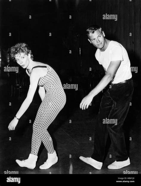 DAMN YANKEES, Gwen Verdon, Tab Hunter, rehearsing, 1958 Stock Photo - Alamy