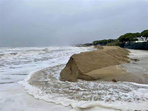 Acqua Alta Venezia Salvata Dal Mose Danni Su Tutte Le Spiagge Venete