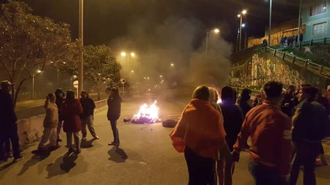 Habitantes de Usme bloquean vía al Llano por falta de ayudas RCN Radio