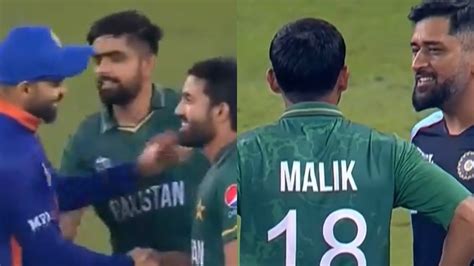 T20 World Cup 2021: WATCH - Kohli displays sportsmanship after defeat ...