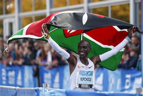 Kenya S Eliud Kipchoge Breaks Own Marathon World Record In Berlin