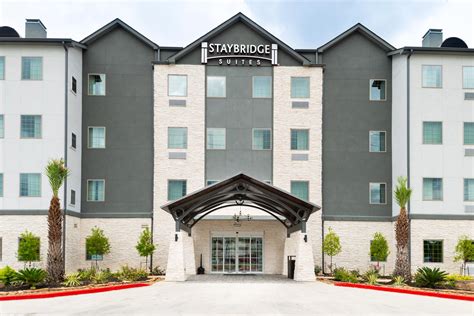 Pet-Friendly Hotels in Lake Charles, LA | Staybridge Suites Lake Charles