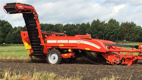 Grimme Rooien Met Nieuwe Grimme GT170 Wagenrooier Met Doorvalmat