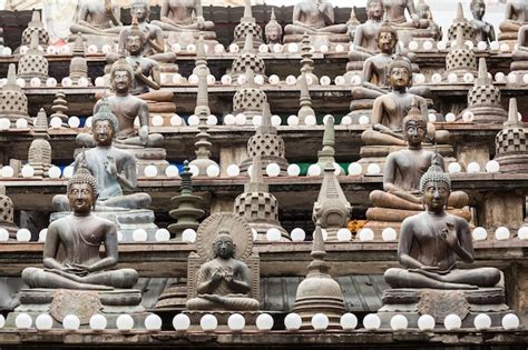 Premium Photo | Buddha statues at gangaramaya temple in colombo, sri ...