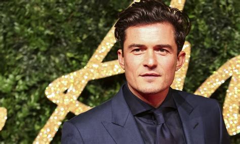 Orlando Bloom Surge Nu Na Praia Katy Perry E Quebra Internet