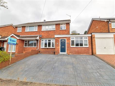 3 Bed Semi Detached House For Sale In Rangeways Road Kingswinford Dy6