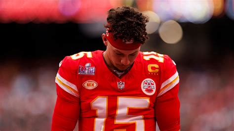 Patrick Mahomes Chiefs Players Call For Prayers After Shooting Erupts