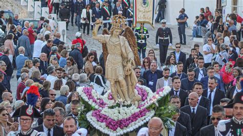 Processione Di San Michele Arcangelo Festa Patronale Monte Sant