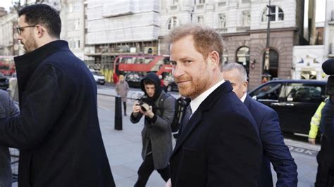 Prince Harry arrives at London court for privacy case hearing