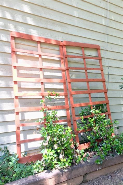 So Clever! A DIY Garden Trellis Made From Repurposed Materials • Ugly ...