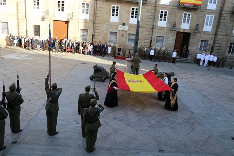 El Homenaje A La Bandera En Imagenes Hogueras De San Juan