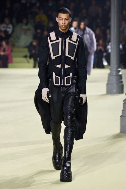 Look Du D Fil Balmain