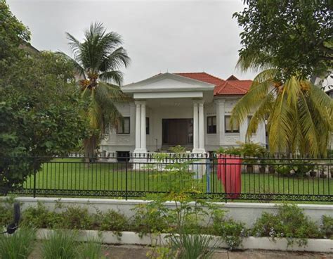 8 Hidden Streets In SG To Drive Along To Spot Singapore's Richest Homes