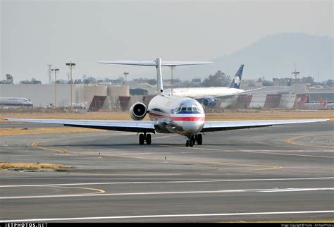 N581AA McDonnell Douglas MD 82 American Airlines Hooks JetPhotos