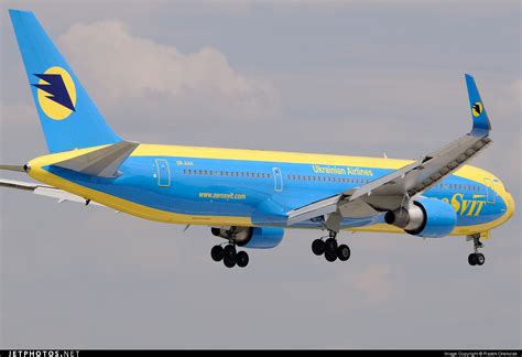 UR AAH Boeing 767 33A ER AeroSvit Ukrainian Airlines Radek