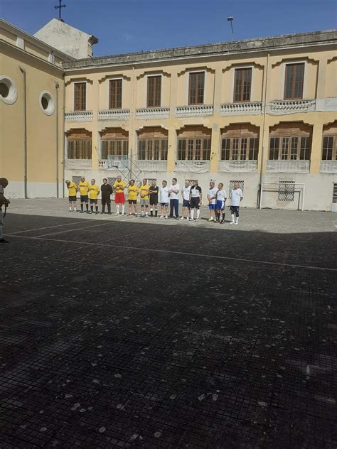 Messina Dopo 50 Anni Si Ritrovano All Oratorio Savio Prima In Campo