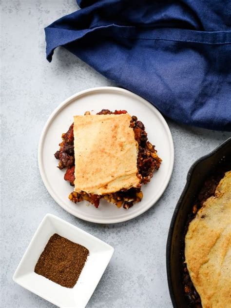 Chili Cornbread Skillet Recipe - I Heart Vegetables