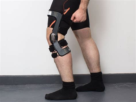 Learn How To Size And Fit Your Donjoy Knee Brace Health And Care