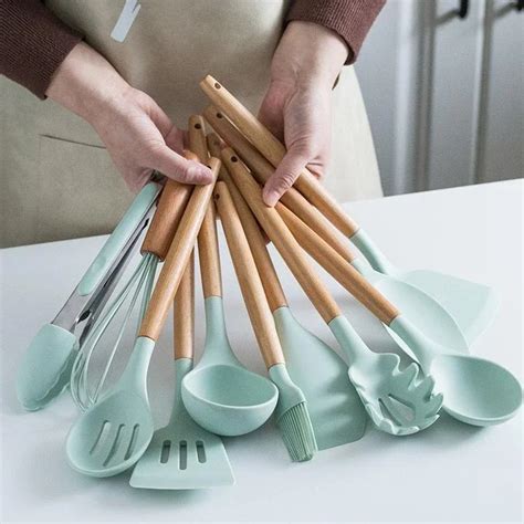 Factory Wholesale 11 Pcs Silicone Kitchen Utensils Set Wood Handle Silicone Cooking Kitchen