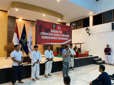 Perdana 10 Petugas Rutan Surakarta Ikuti Latihan Bela Diri Kempo