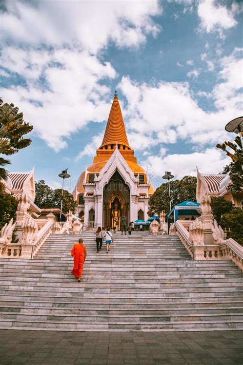 Wat Phra Pathom Chedi Ratchaworamahawihan Or Wat Phra Pathommachedi