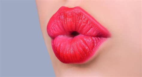 Besos De Ni A Beso De Labios Femeninos Cuidado De Labios De Belleza