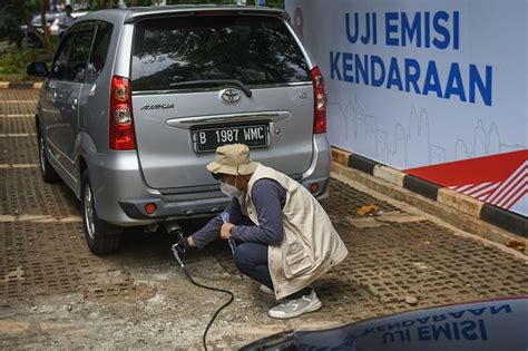 Hindari Tilang Simak Cara Merawat Mobil Agar Lolos Uji Emisi