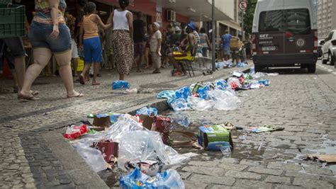 Comlurb Recolhe Toneladas De Lixo Nas Ruas Do Rio Durante O Carnaval