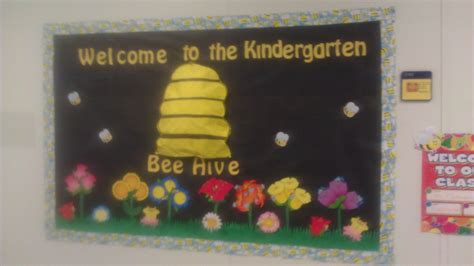 Bee Themed Back To School Bulletin Board Welcome To The Kindergarten