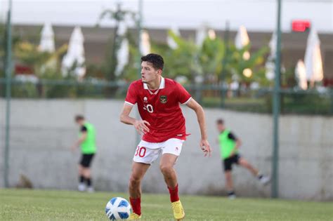 Justin Hubner Unggah Foto Wasit Shen Yinhao Di IG Story Usai Timnas