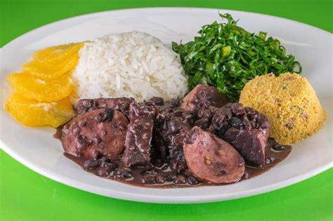 Comida Brasile A Feijoada Plato T Pico De La Cocina Brasile A Foto